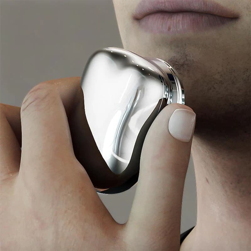 Compact Shaver for Wet and Dry Shaving