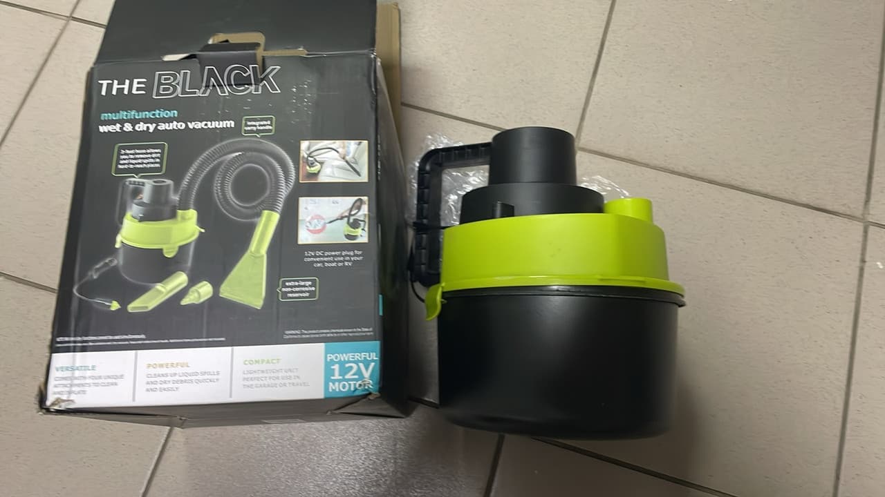 SALE! The Black Multifunction car vacuum cleaner (No mount 3140)