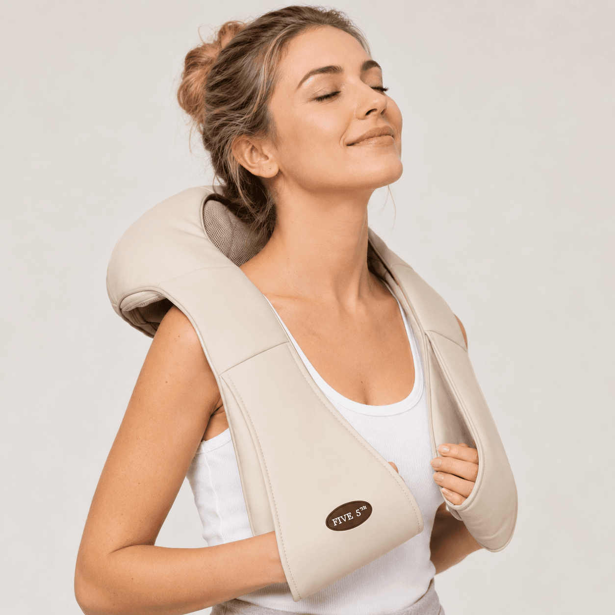 Массажёр для шеи и плеч Massager of Neck Kneading Бежевый