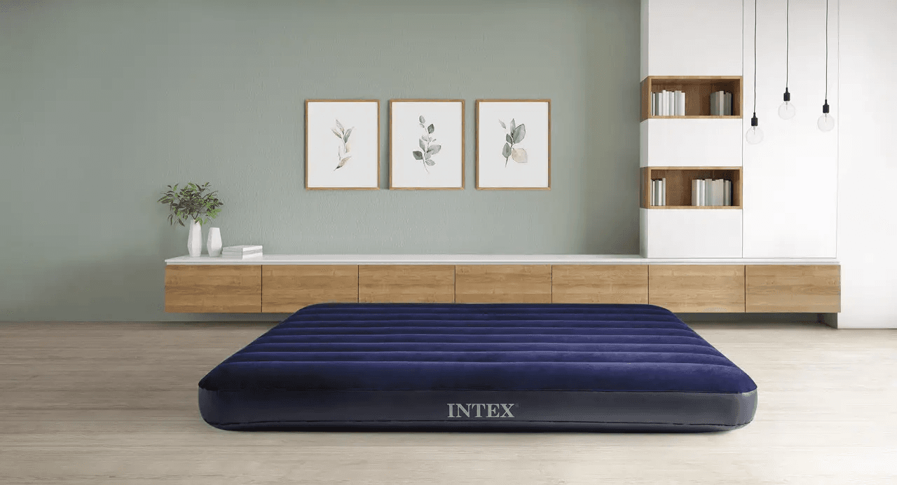 Надувний матрац 137 х 191 х 25 см Intex Синій
