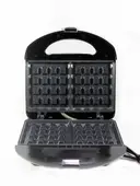 Photo 2 — Вафельница Domotec MS 7705 для создания пышных вафель дома