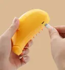 Фото 4 — Паровая щетка PET SPRAY BRUSH для вычесывания шерсти собак и кошек с распылителем · USB зарядка