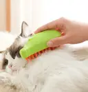 Фото 1 — Паровая щетка PET SPRAY BRUSH для вычесывания шерсти собак и кошек с распылителем · USB зарядка