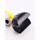 Фото 4 — Автоматический совок для уборки за собакой Pooper Scooper Big 27 x 13 x 9 см · Щипцы для уборки с карабином и мешками в комплекте