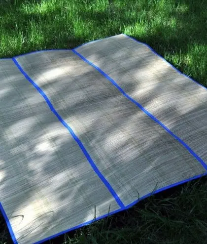 Straw beach mat 180x120 cm, foldable into a bag