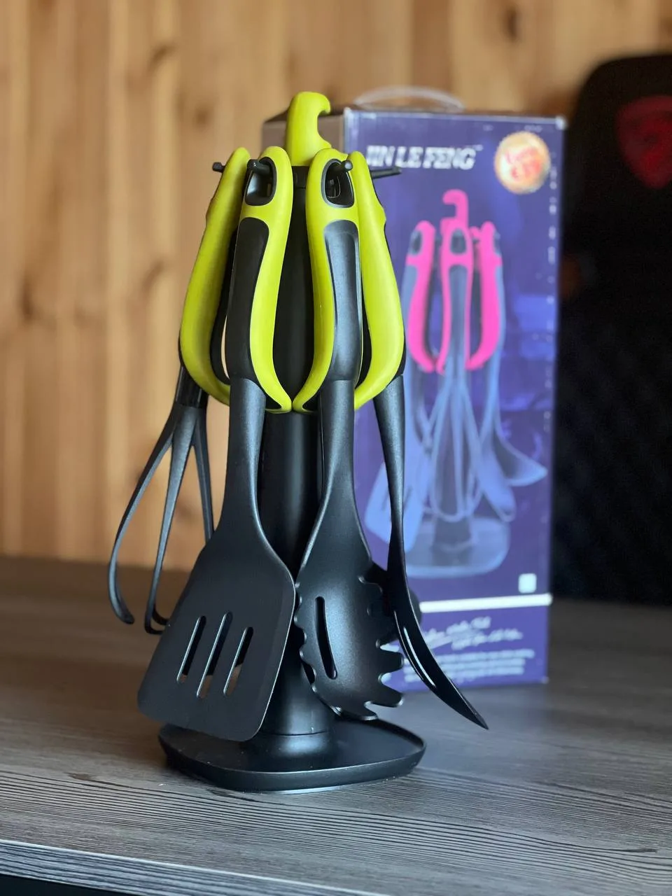 Набір кухонного приладдя KITCHEN TOOLS, зелений, 7 предметів, з підставкою