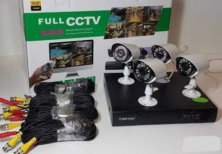 Комплект видеонаблюдения проводной FULL AHD CCTV, 4 камеры с регистратором, без монитора, просмотр через 3G
