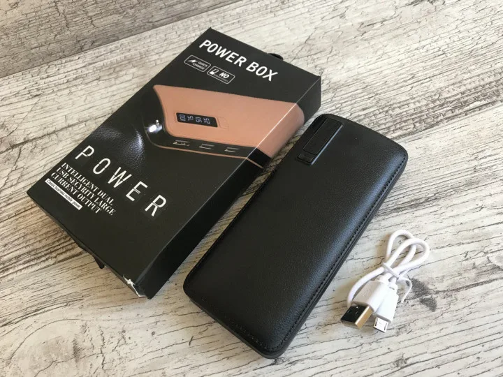 Павербанк Power Bank 20000 мАг з екраном, 3 USB + ліхтарик