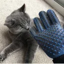 Фото 2 — Рукавичка для вичісування шерсті True Touch Pet Glove