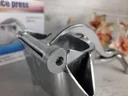 Photo 5 — Handheld fruit juicer with clamp Hand Juicer ST536