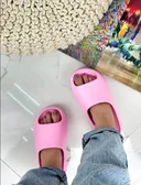 Фото 2 — Тапки жіночі Adidas Yeezy Slide Bone White, рожеві, розмір 41