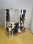 Фото 3 — Дзеркало потрійне з LED підсвіткою та підставкою для косметики, органайзер