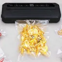 Фото 2 — Вакуумний пакувальник Food Vacuum Sealer, 65кПа, з різаком і пакетами, чорний