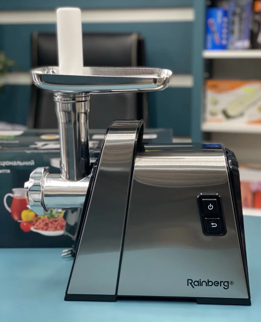 М'ясорубка Rainberg RB-2271 3000 Вт з насадками для ковбаси