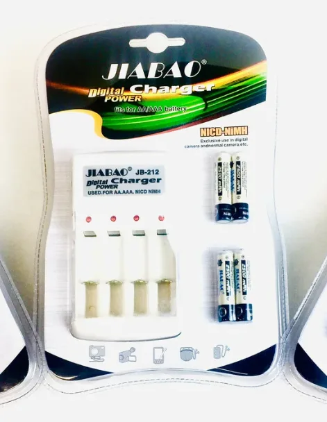Комплект зарядний пристрій + батарейки мікропальчикові JIABAO 212AAA