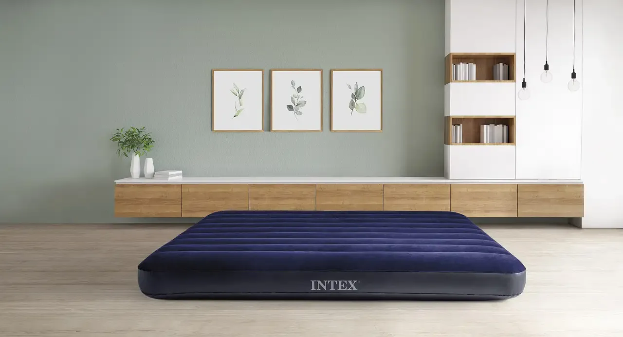 Надувний матрац Intex 137x191x25 см, синій